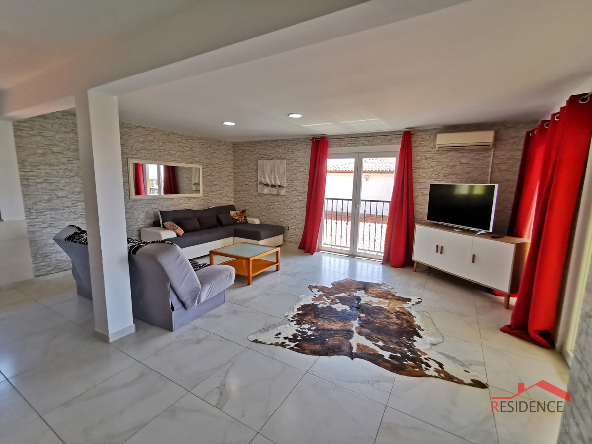 Medulin, casa con 4 appartamenti e piscina