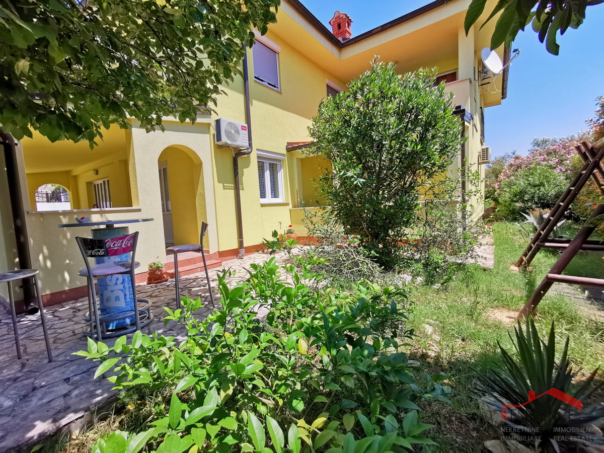 Medulin, casa con 4 appartamenti e piscina