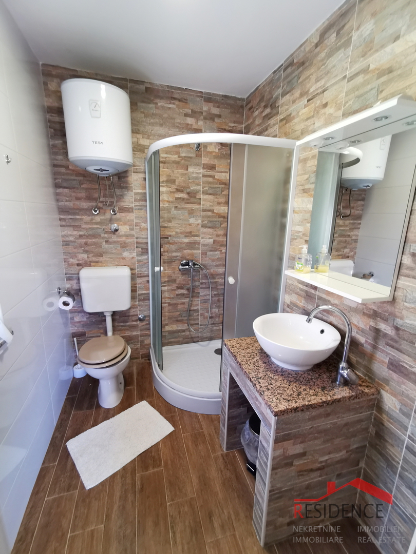 Medulin, casa con 4 appartamenti e piscina