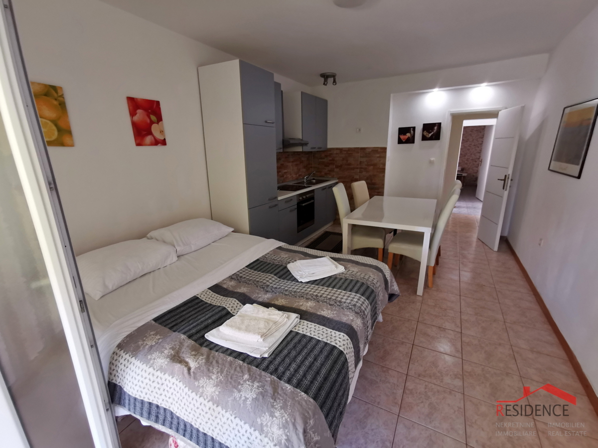 Medulin, casa con 4 appartamenti e piscina