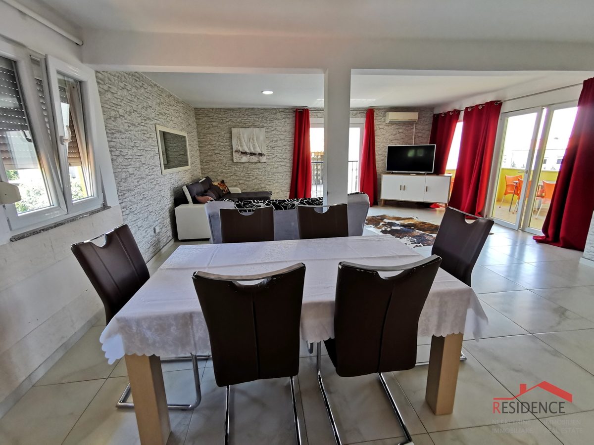 Medulin, casa con 4 appartamenti e piscina