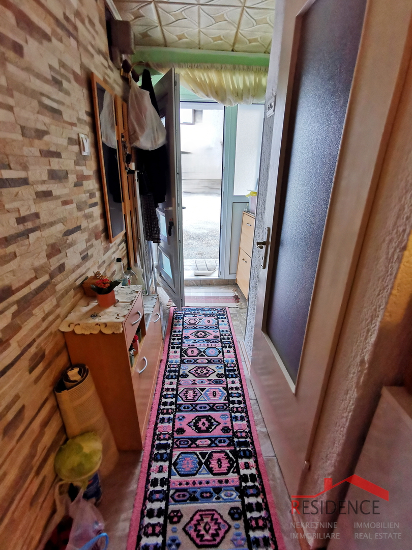 Dignano, casa in pietra, ultima in fila, su 3 piani