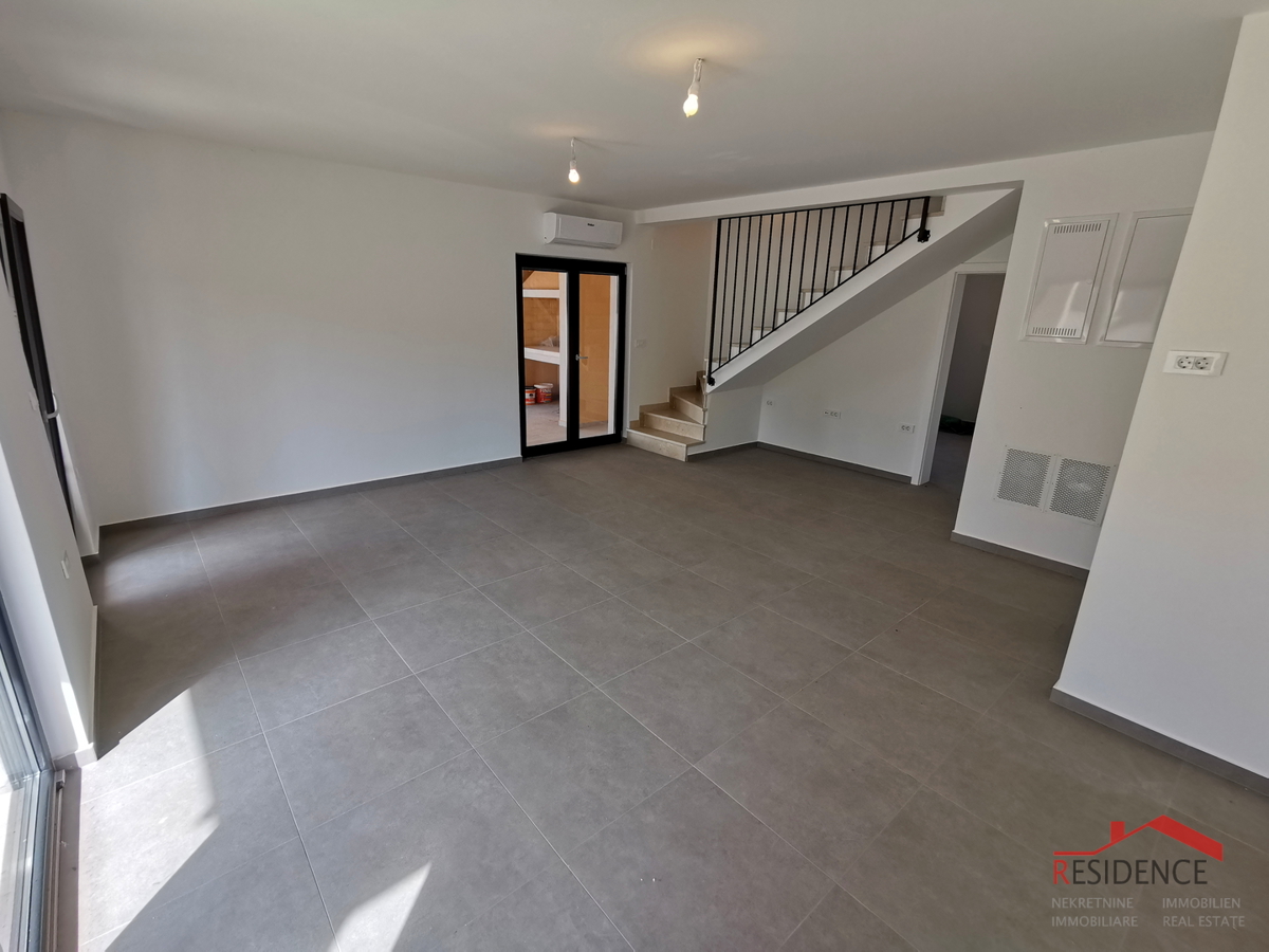 Juršići, dintorni, nuova casa indipendente con piscina