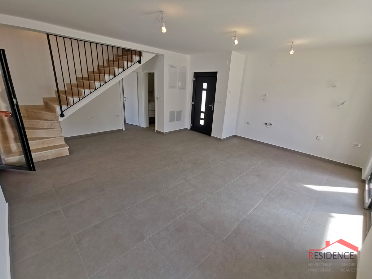 Juršići, dintorni, nuova casa indipendente con piscina