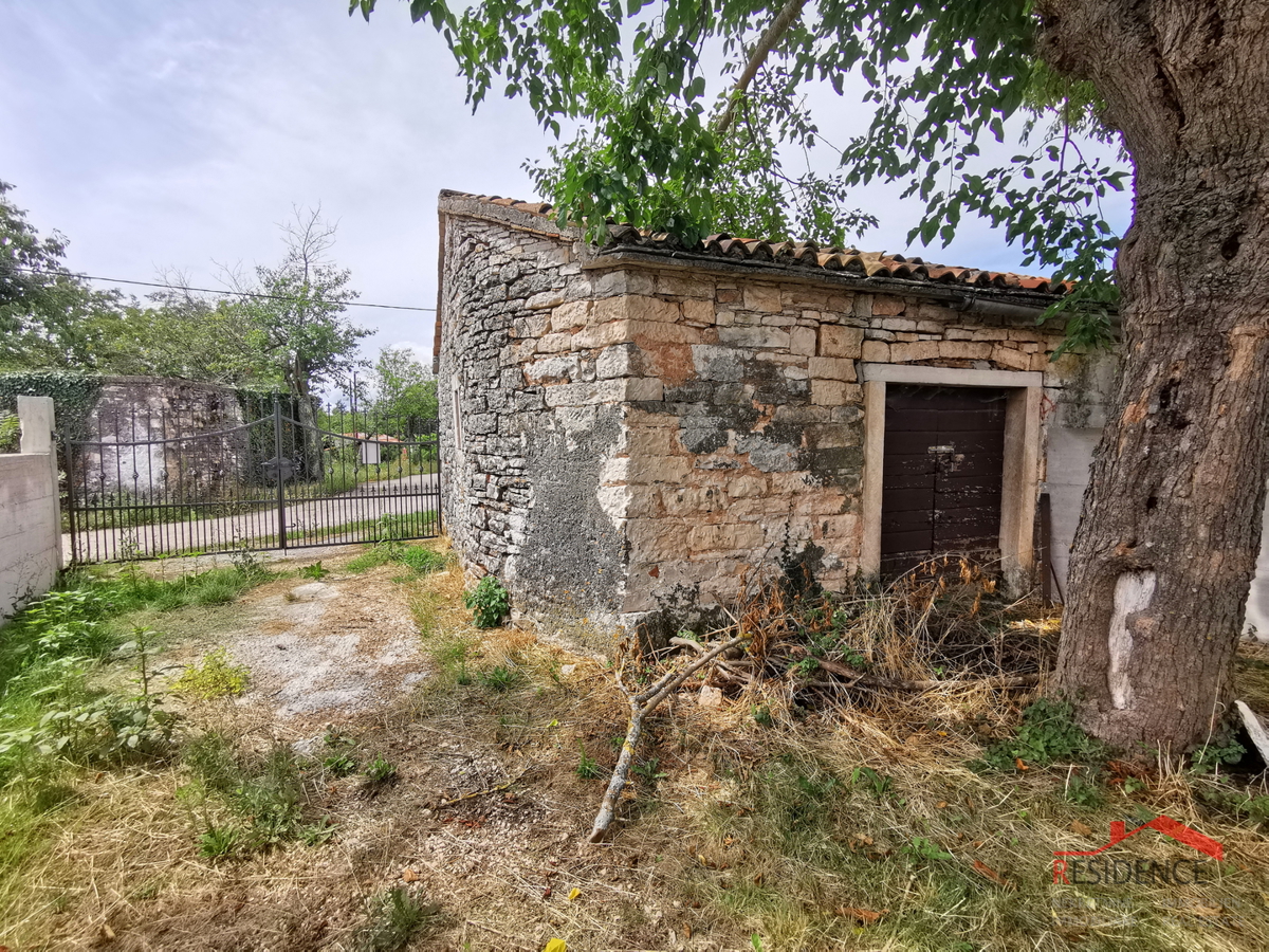 Žminj, casa in pietra istriana, dependance, giardino