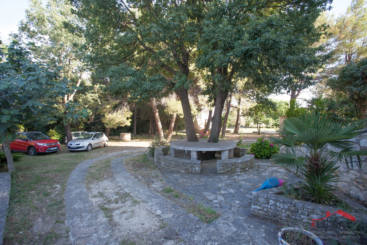 BANJOLE, CASA INDIPENDENTE CON AMPIO GIARDINO