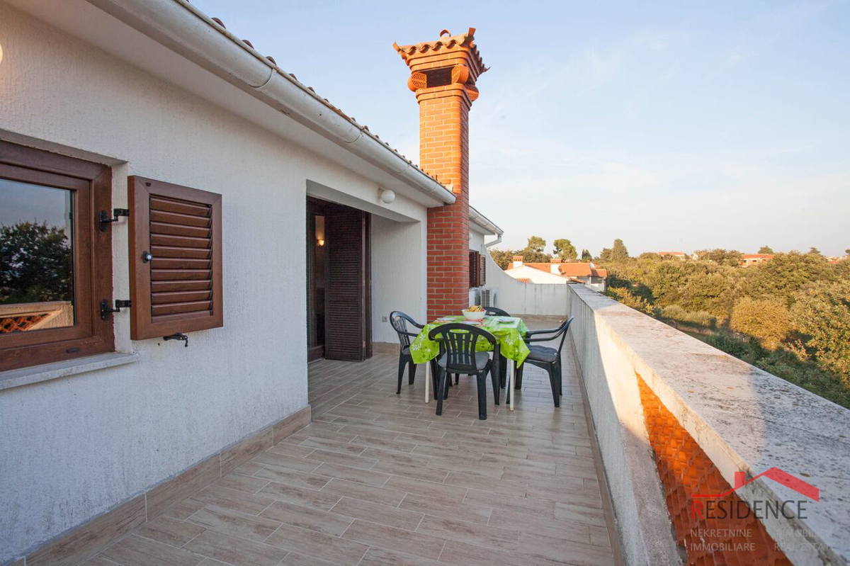 BANJOLE, CASA INDIPENDENTE CON AMPIO GIARDINO