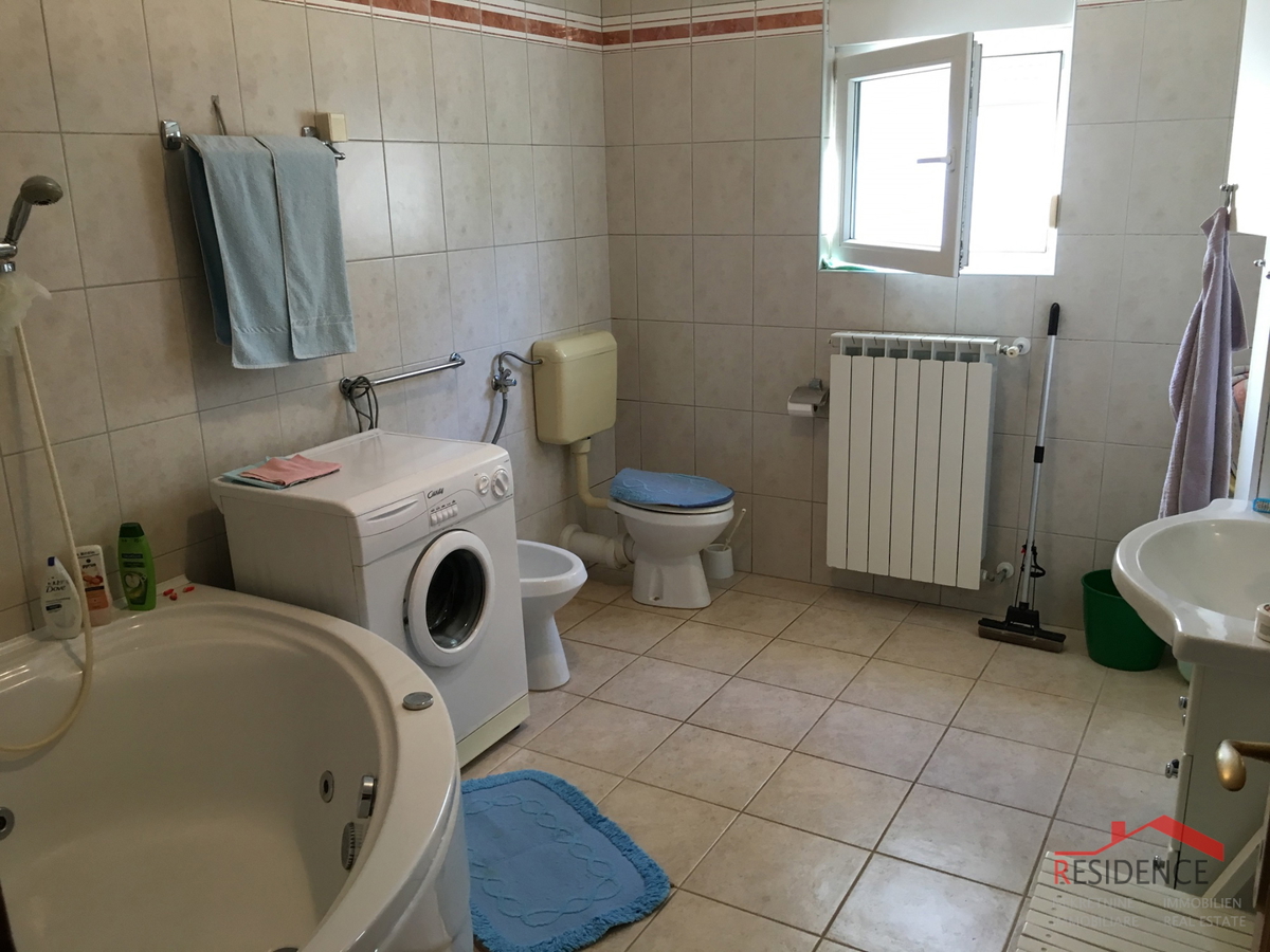 Banjole, casa con una bellissima vista sul mare, vicino al mare
