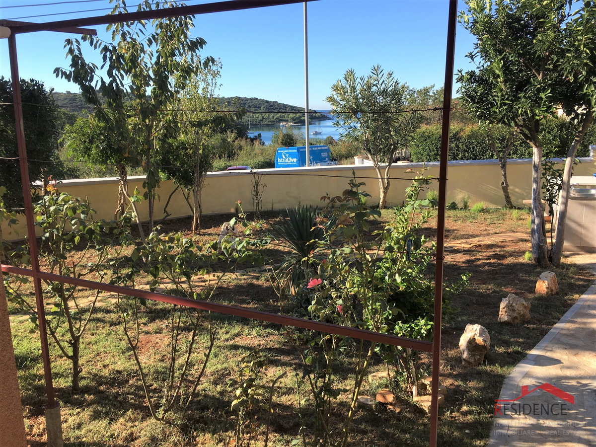 Banjole, casa con una bellissima vista sul mare, vicino al mare