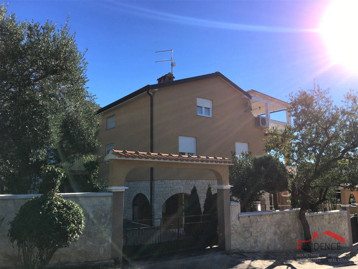Banjole, casa con una bellissima vista sul mare, vicino al mare