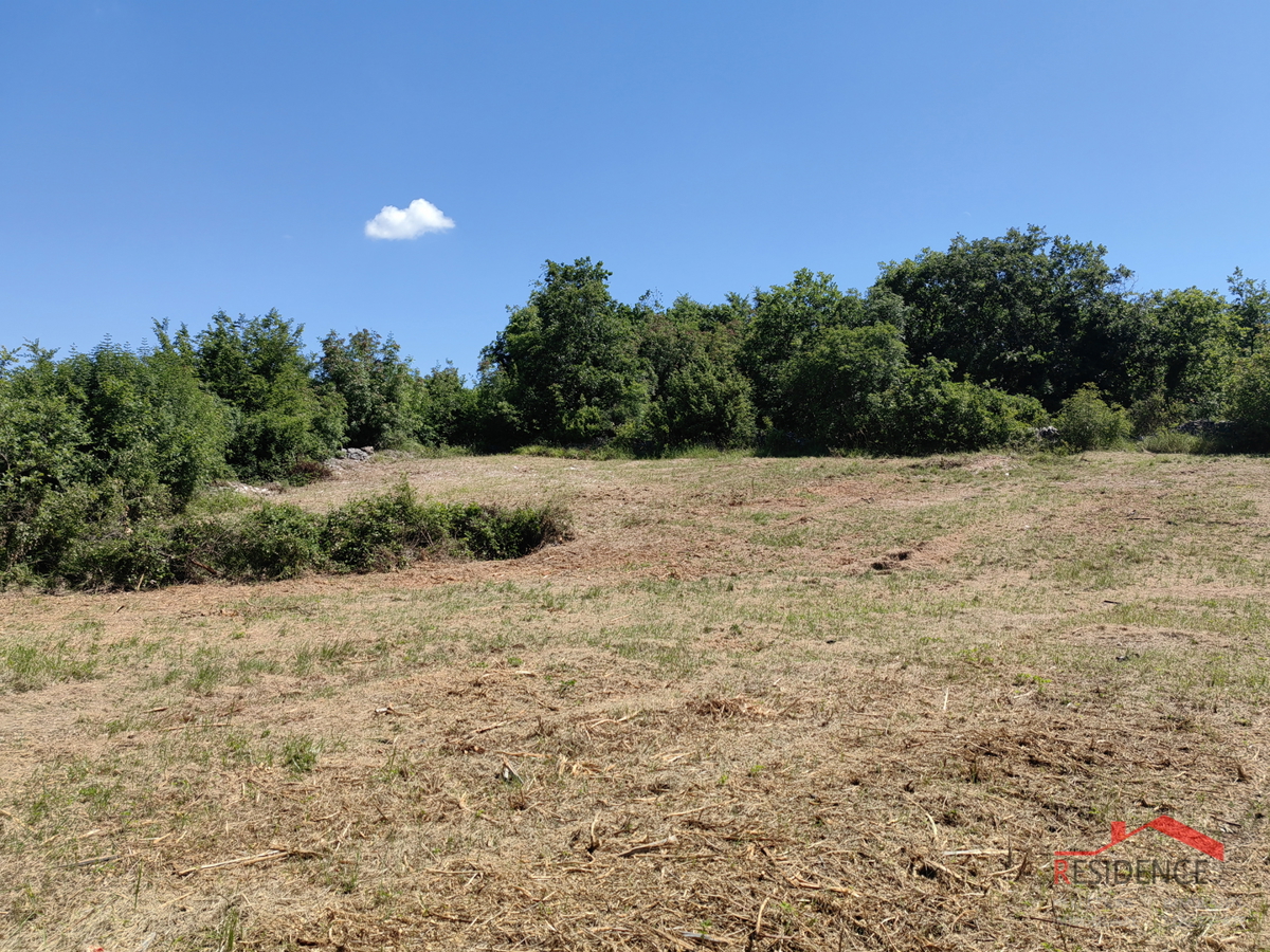 Pinezići, terreno agricolo con acqua