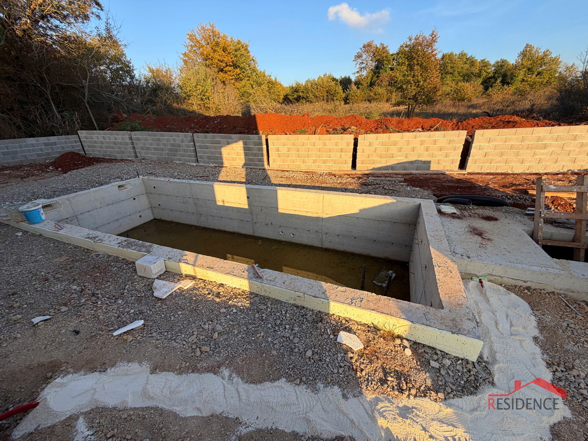 Pola, dintorni di Loborika, casa bifamiliare con piscina