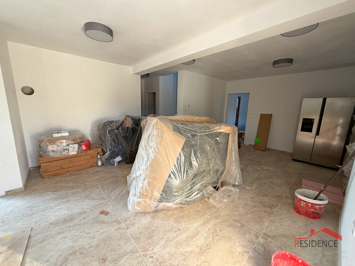 Pola, dintorni di Loborika, casa bifamiliare con piscina