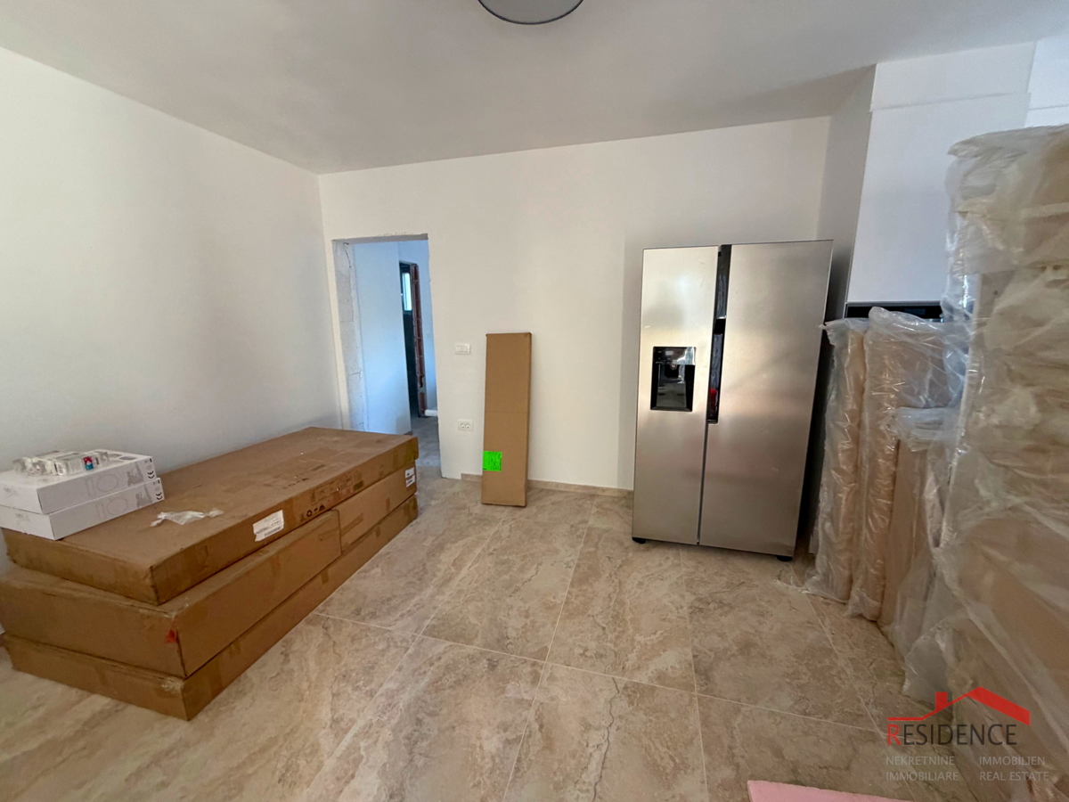 Pola, dintorni di Loborika, casa bifamiliare con piscina