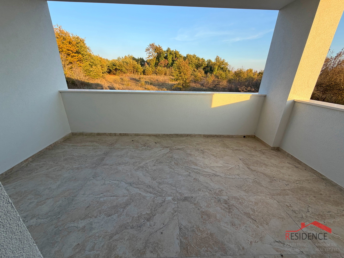 Pola, dintorni di Loborika, casa bifamiliare con piscina