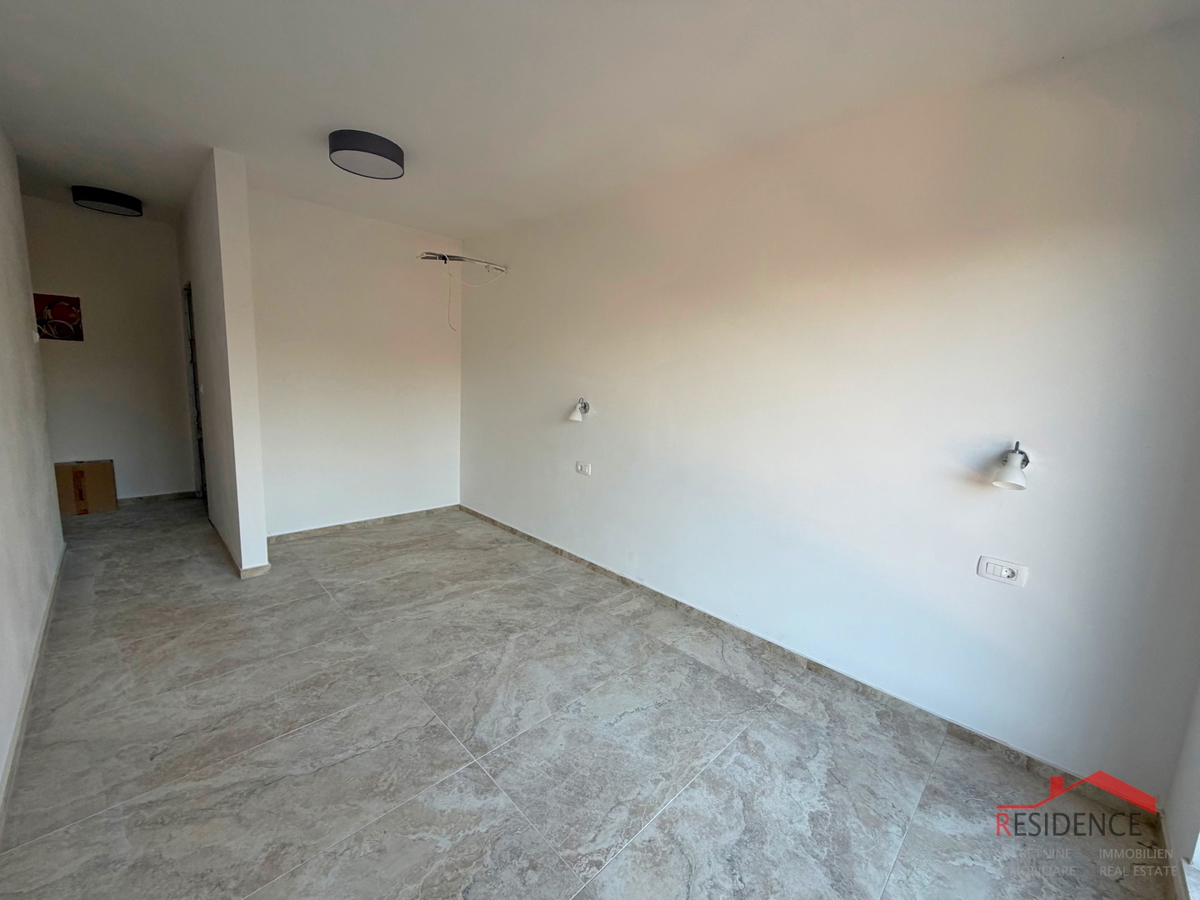 Pola, dintorni di Loborika, casa bifamiliare con piscina