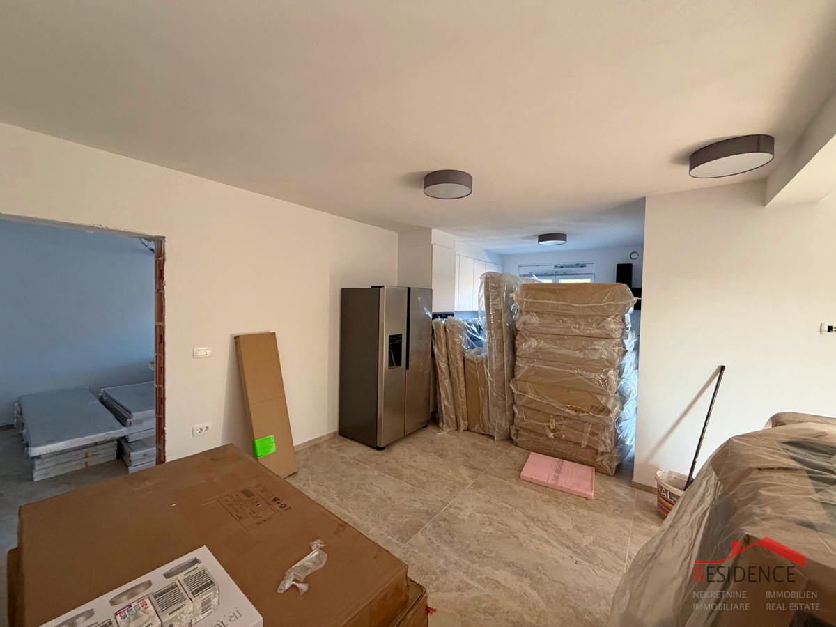 Pola, dintorni di Loborika, casa bifamiliare con piscina