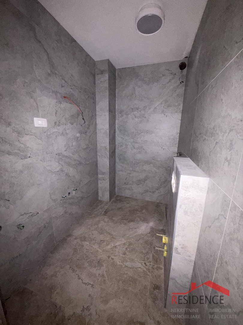 Pola, dintorni di Loborika, casa bifamiliare con piscina