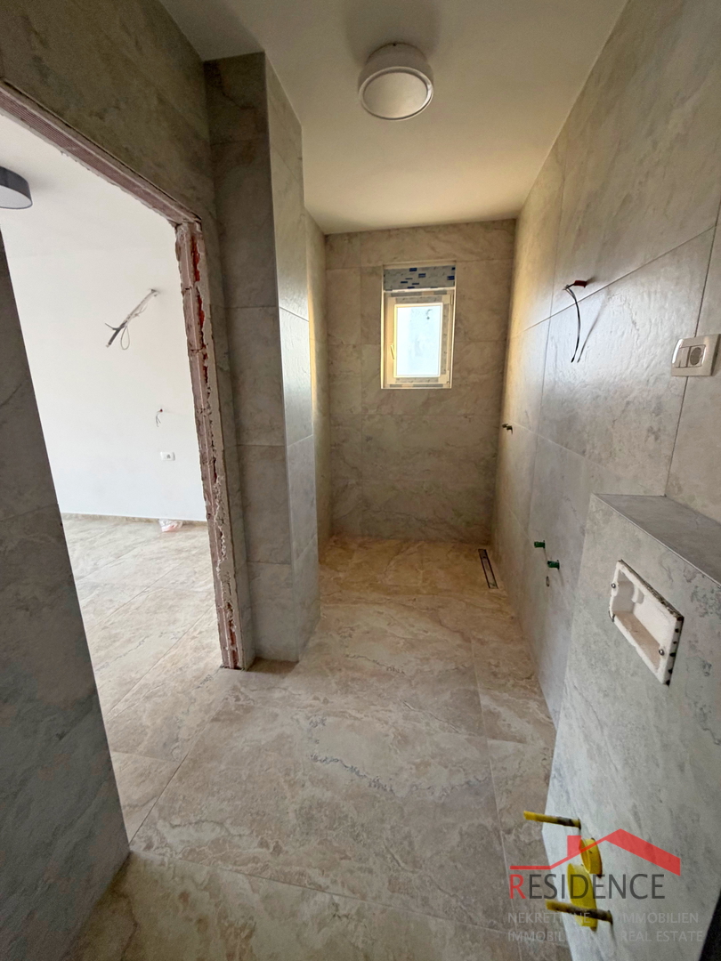 Pola, dintorni di Loborika, casa bifamiliare con piscina