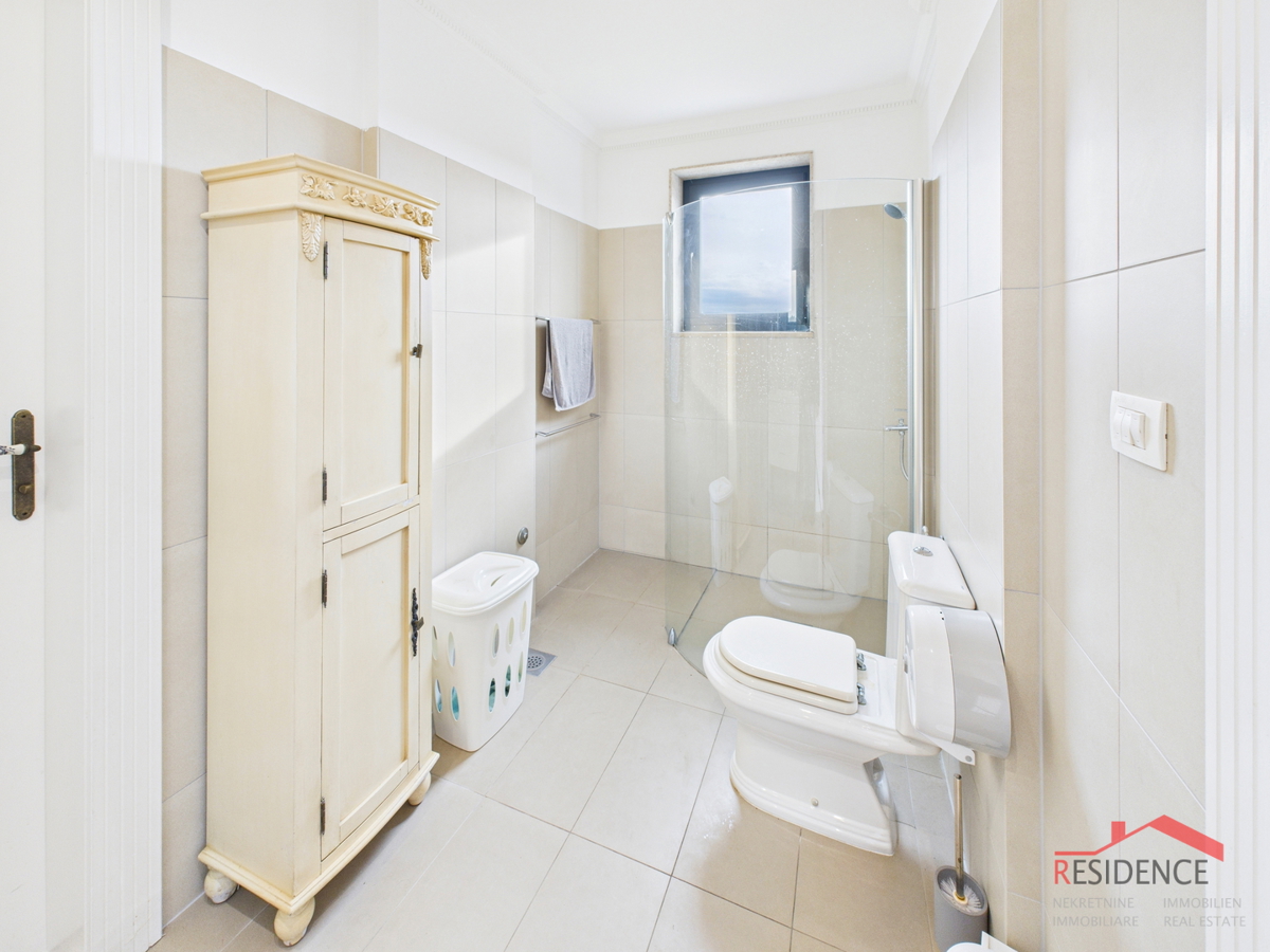 Banjole, villa di lusso con piscina, vicino al mare e al porto turistico