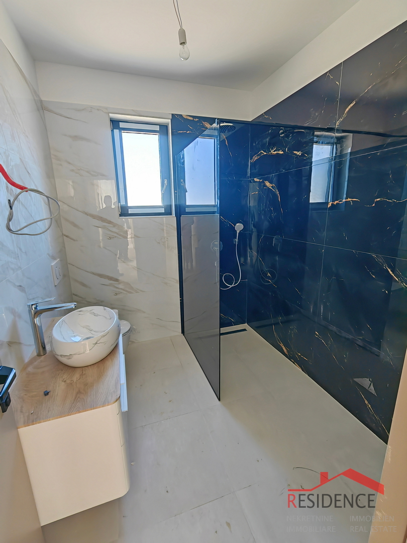 Pješčana uvala, nuovo appartamento al primo piano con vista mare