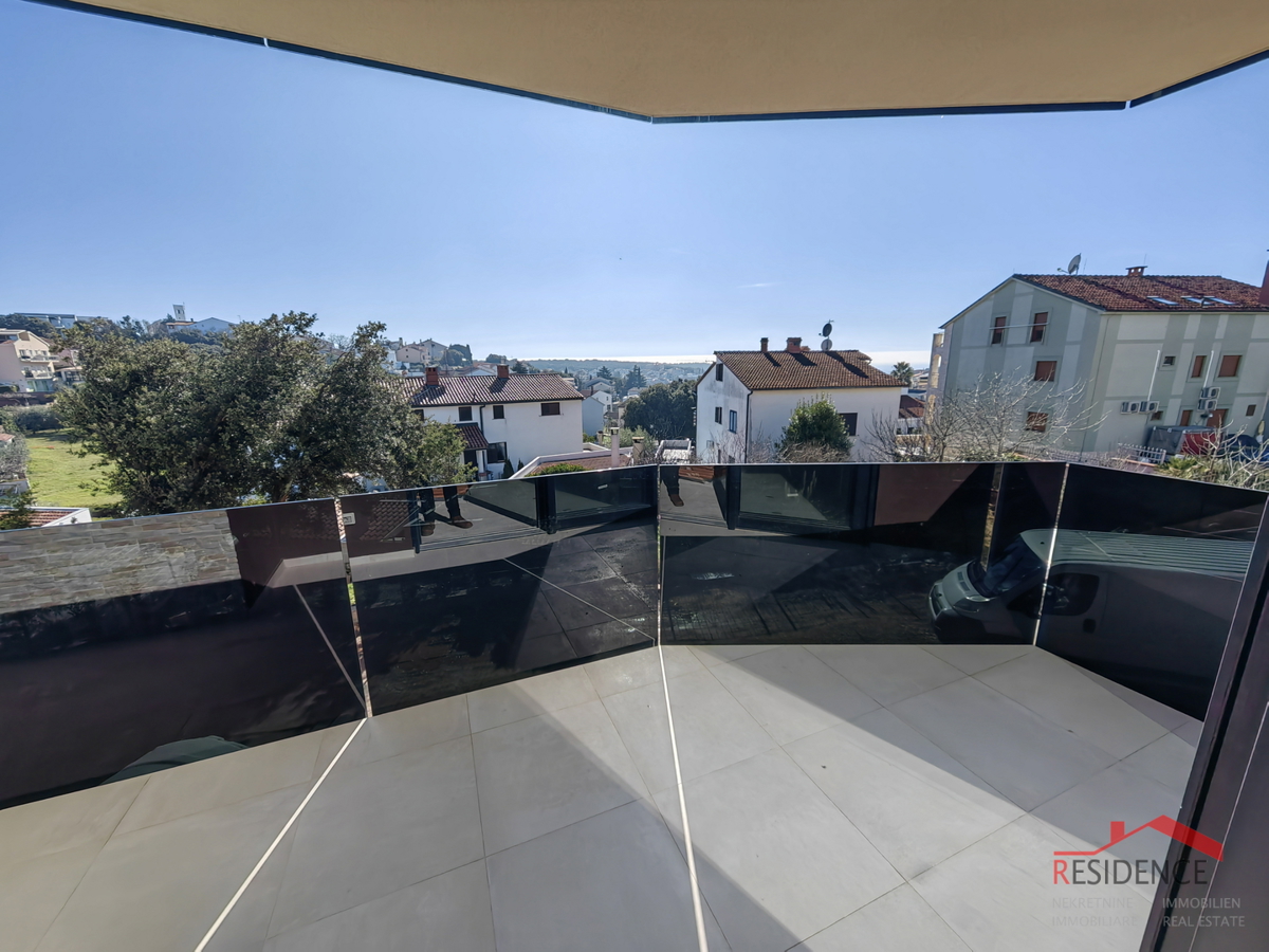 Pješčana uvala, nuovo appartamento al primo piano con vista mare