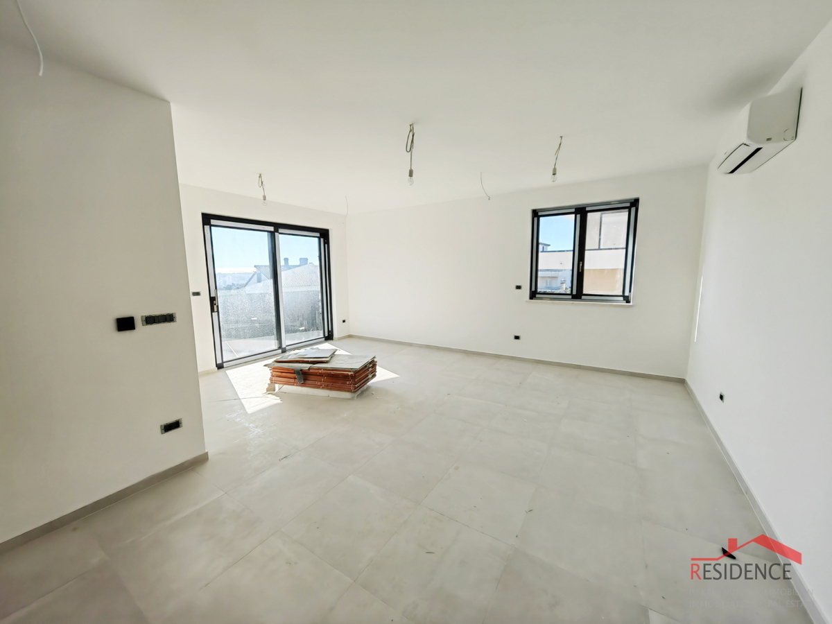 Pješčana uvala, nuovo appartamento al primo piano con vista mare