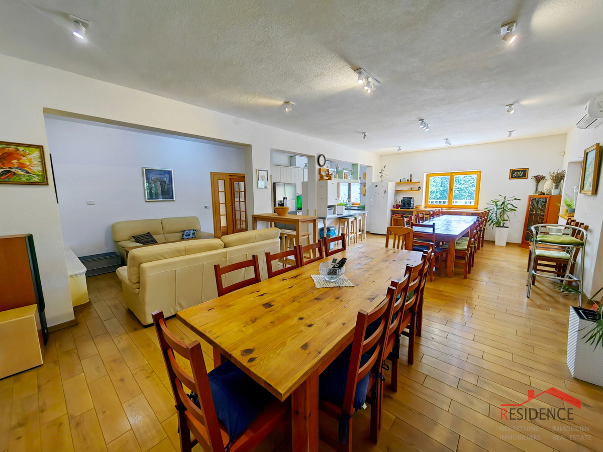 Villa con grande tenuta adatta al turismo della salute e del benessere - zona di Svetvinčenat