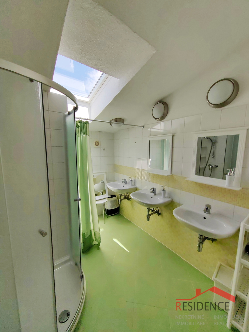 Villa con grande tenuta adatta al turismo della salute e del benessere - zona di Svetvinčenat