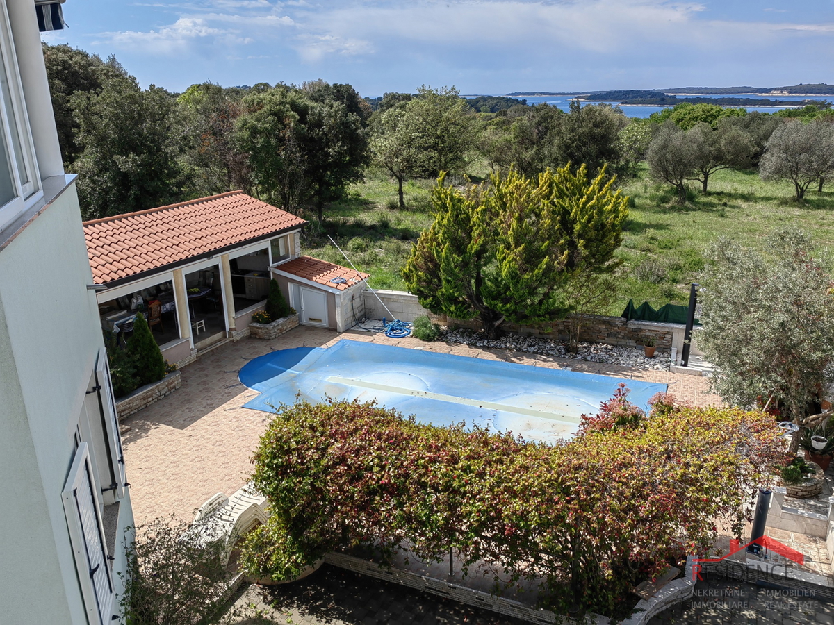 Štinjan, casa con piscina e vista mare