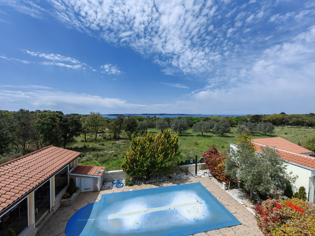 Štinjan, casa con piscina e vista mare