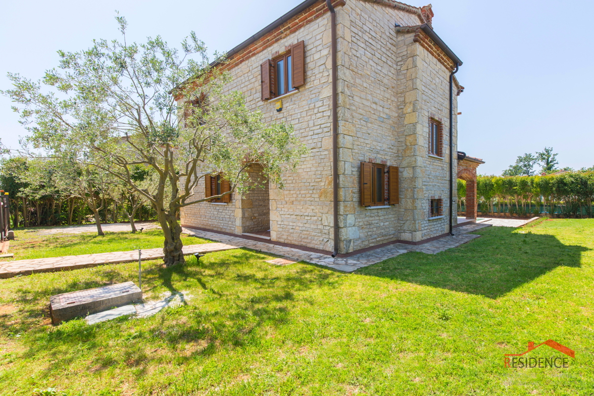 Villa con piscina a Paradiž