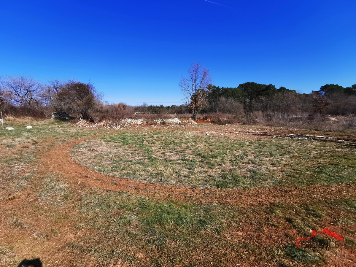 VODNJAN, SV.CECILIJA, TERRENO EDIFICABILE CON PERMESSO DI COSTRUZIONE