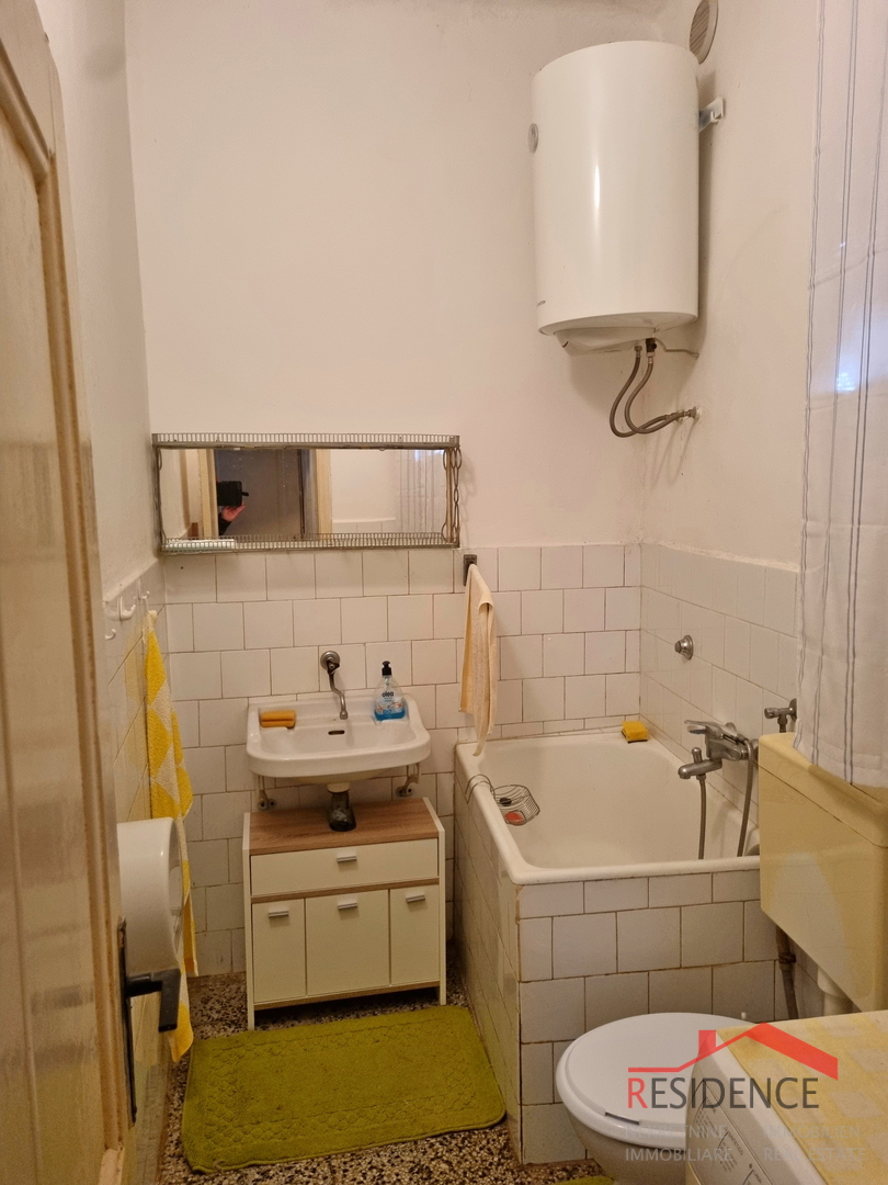 Pola, Kaštanjer, casa, vicino alla scuola e al centro