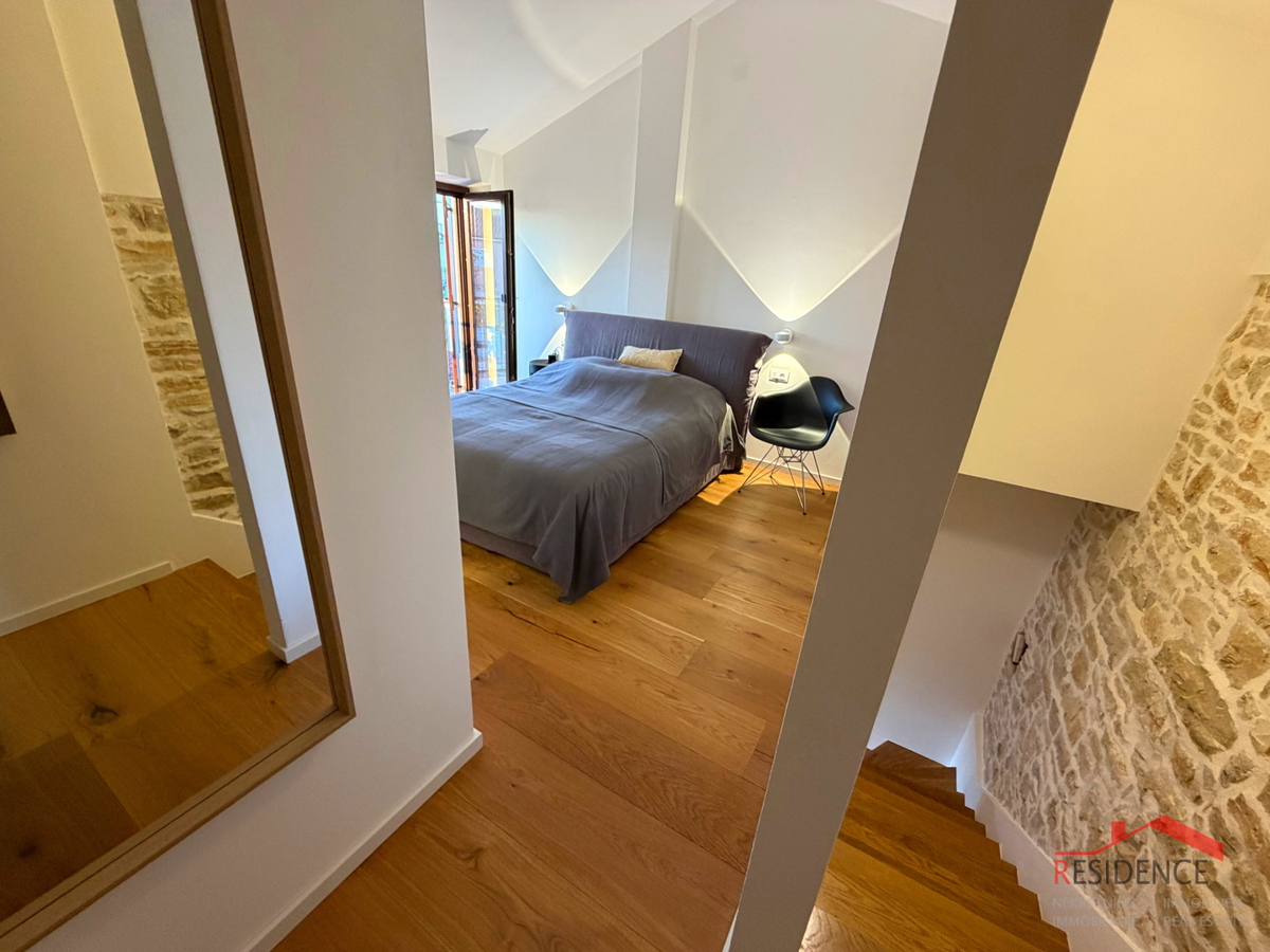 Peroj, casa in pietra a schiera, vendita esclusiva