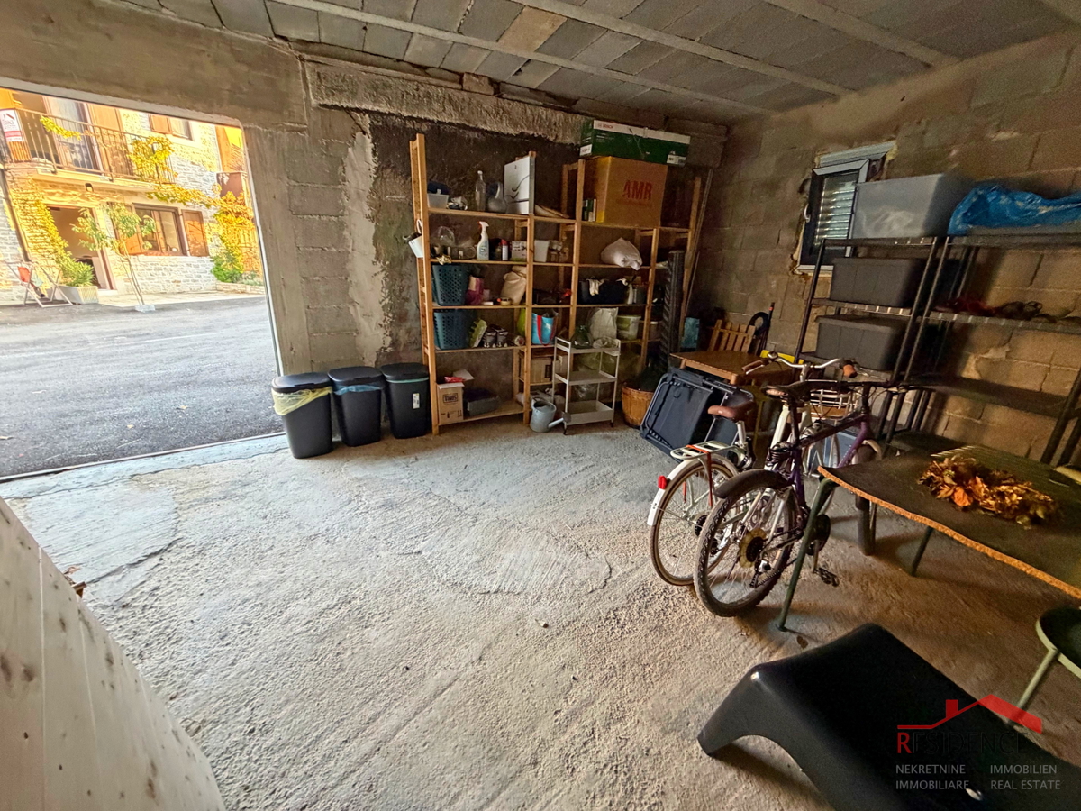 Peroj, casa in pietra a schiera, vendita esclusiva