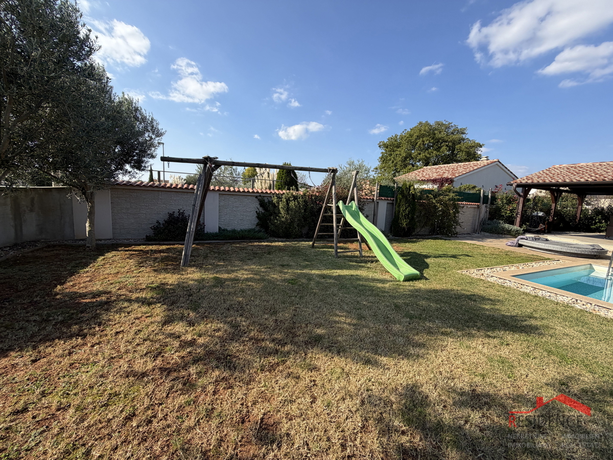 Šikići, casa unifamiliare con piscina, vendita esclusiva