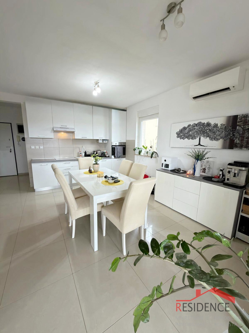 Pola – Šijana, duplex con due terrazze e vista aperta sulla città