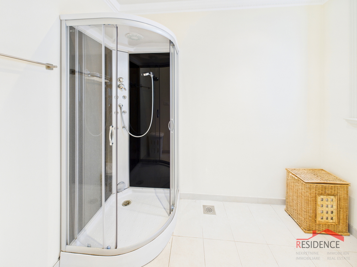 Banjole, villa di lusso con piscina, vicino al mare e al porto turistico