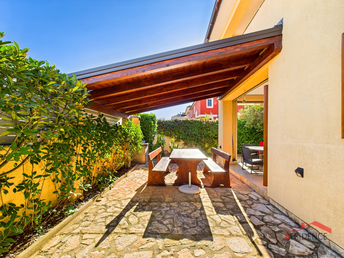 Vendita esclusiva di un appartamento con giardino a Banjole - Volme