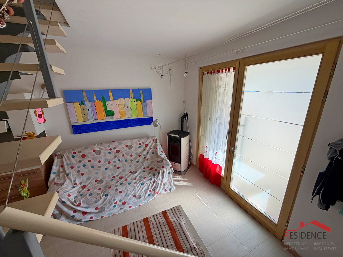 Banjole, Volme, appartamento su tre piani, 3 camere da letto, giardino, piscina in comune