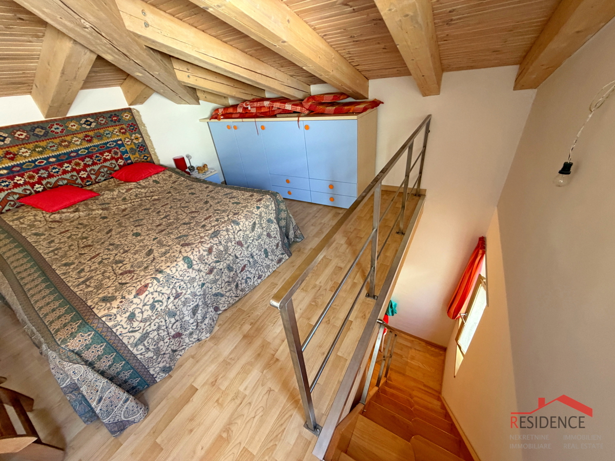 Banjole, Volme, appartamento su tre piani, 3 camere da letto, giardino, piscina in comune