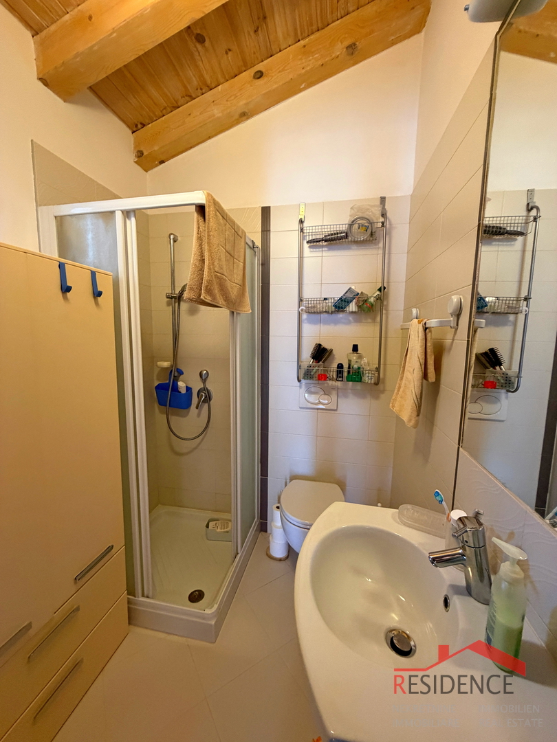 Banjole, Volme, appartamento su tre piani, 3 camere da letto, giardino, piscina in comune