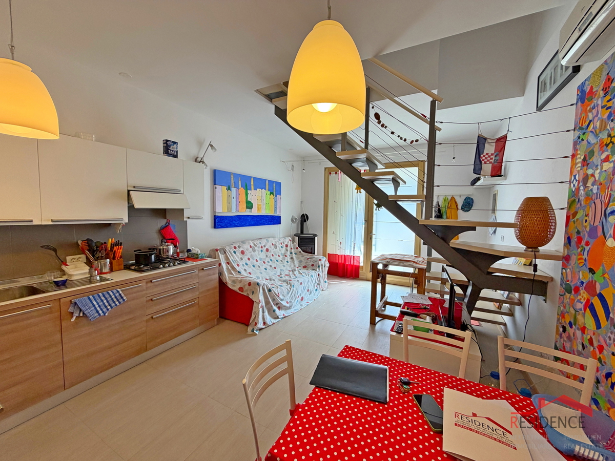 Banjole, Volme, appartamento su tre piani, 3 camere da letto, giardino, piscina in comune