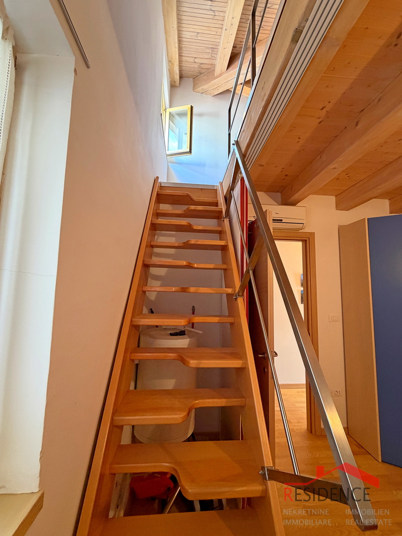 Banjole, Volme, appartamento su tre piani, 3 camere da letto, giardino, piscina in comune