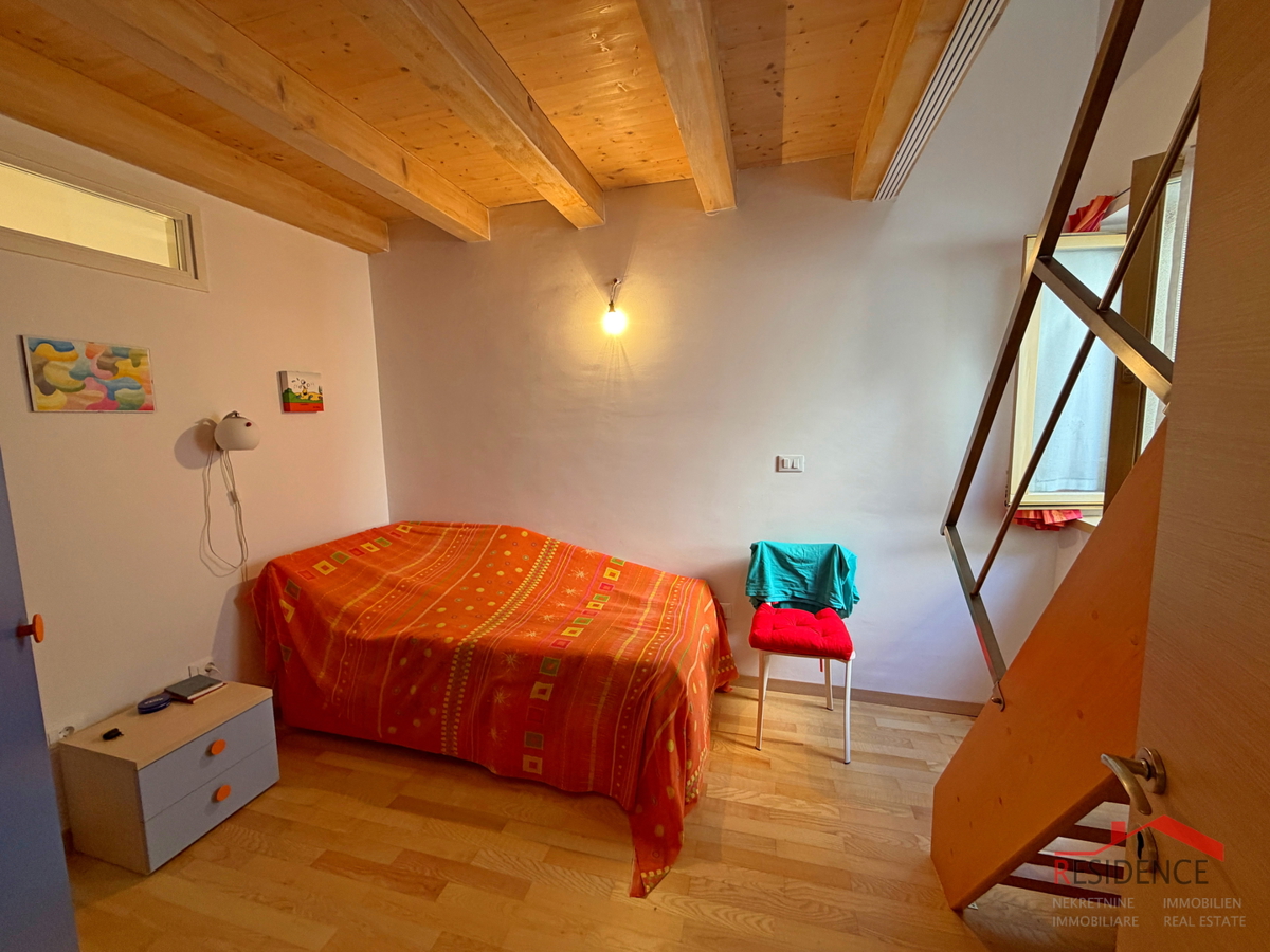 Banjole, Volme, appartamento su tre piani, 3 camere da letto, giardino, piscina in comune