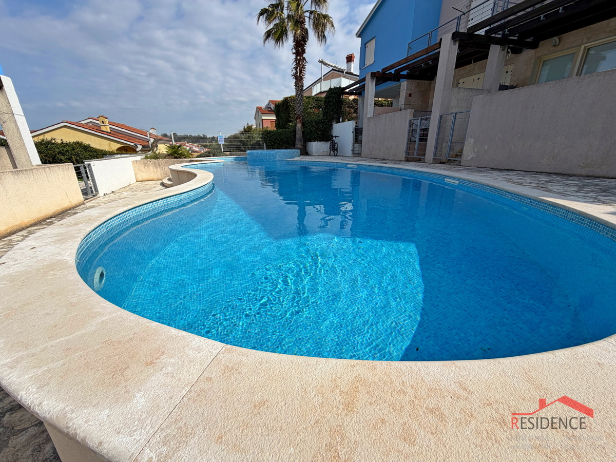 Banjole, Volme, appartamento su tre piani, 3 camere da letto, giardino, piscina in comune