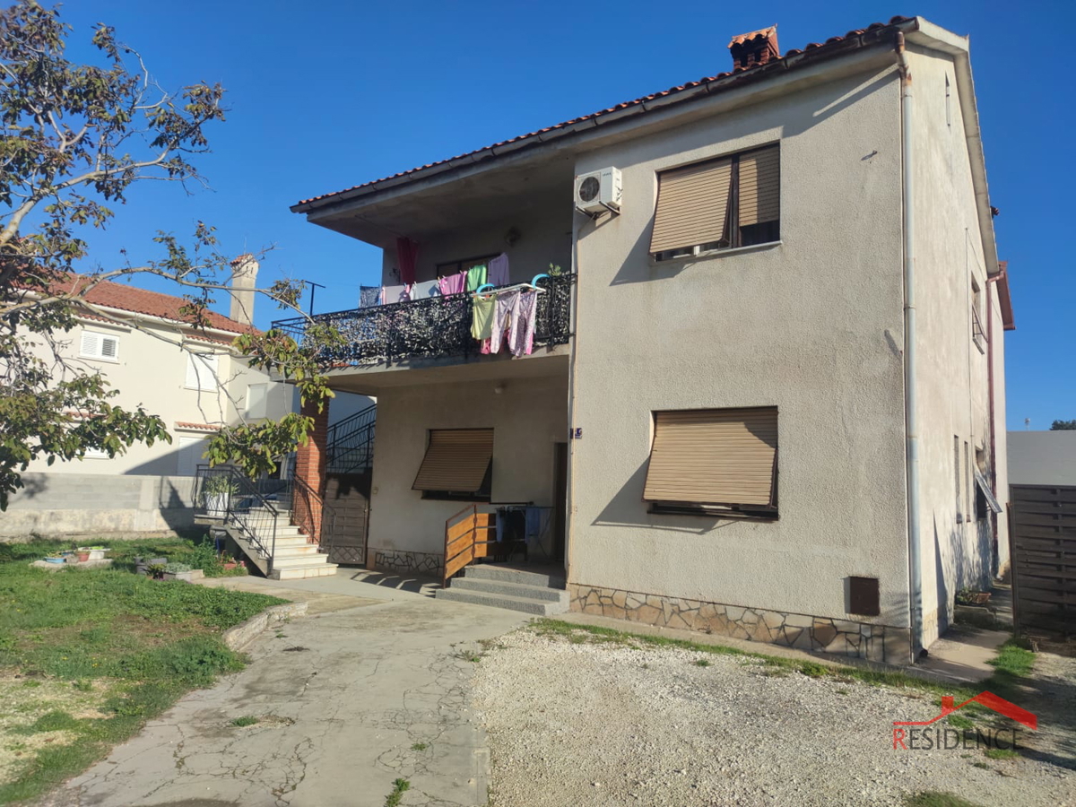 MEDULIN, CASA CON GIARDINO