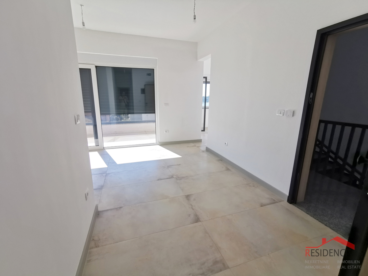 Banjole - Volme, nuovo appartamento al secondo piano con vista mare, posto per auto