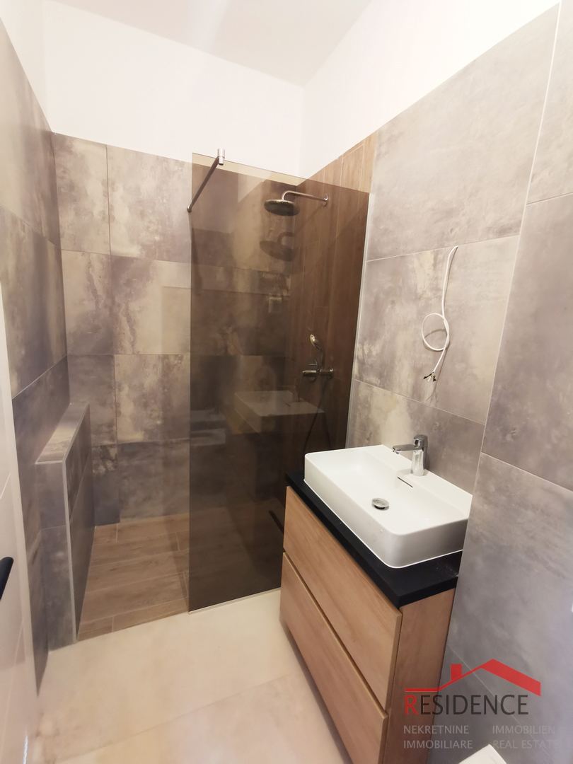 Banjole - Volme, nuovo appartamento al secondo piano con vista mare, posto per auto